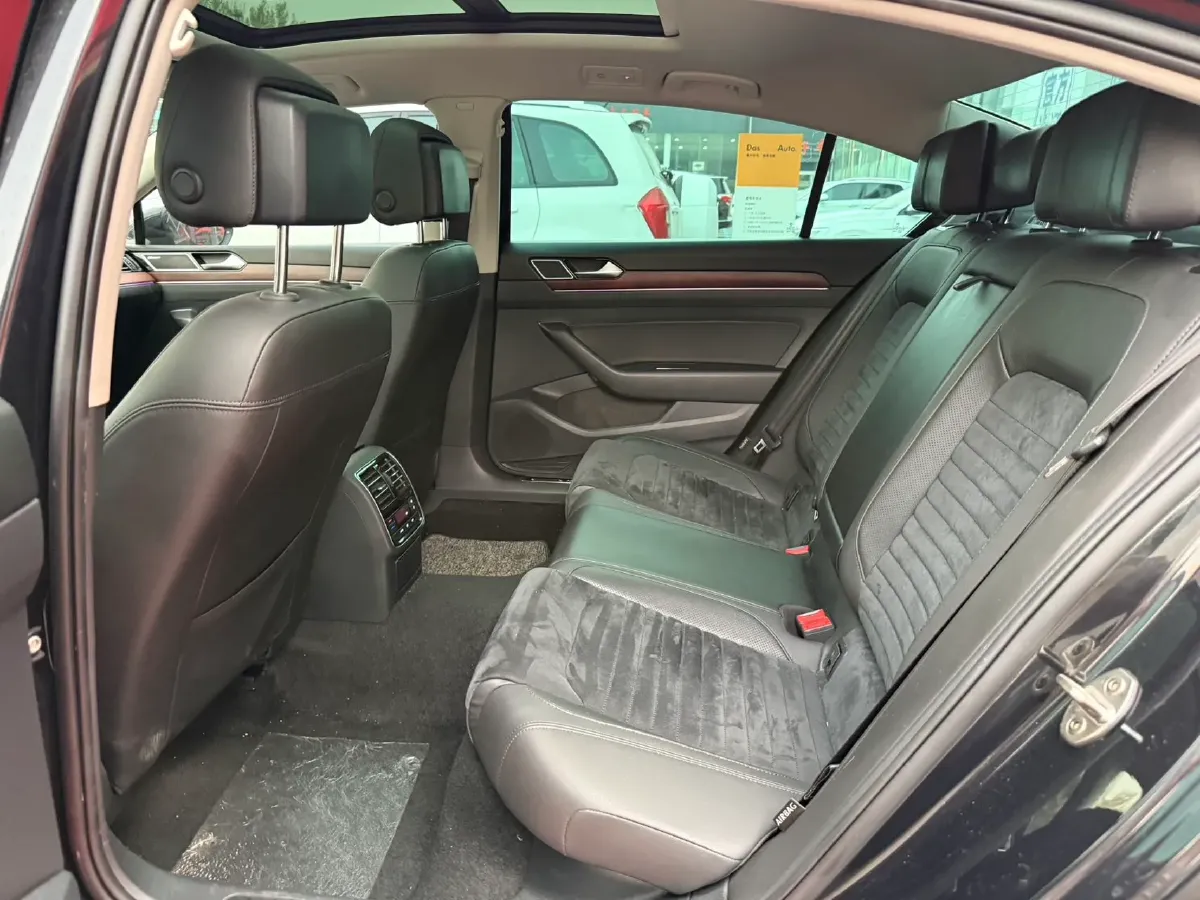 2019 Volkswagen Magotan 2.0T 186HP L4 7DCT,autocango,china used car exporter,china ev exporter,chinese used car exporter,chinese used ev exporter