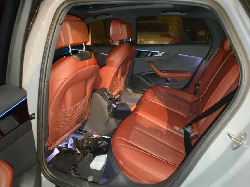 2024 Audi A4L 2.0T 190HP L4 7DCT,autocango,china used car exporter,china ev exporter,chinese used car exporter,chinese used ev exporter