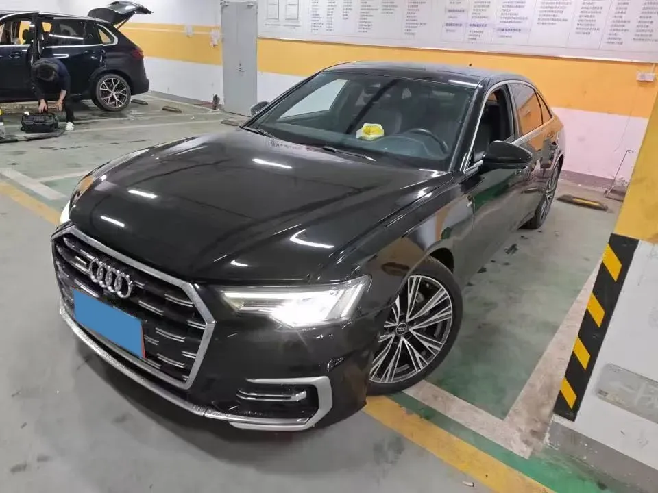 2023 Audi A6L 2.0T 245HP L4 7DCT,autocango,china used car exporter,china ev exporter,chinese used car exporter,chinese used ev exporter