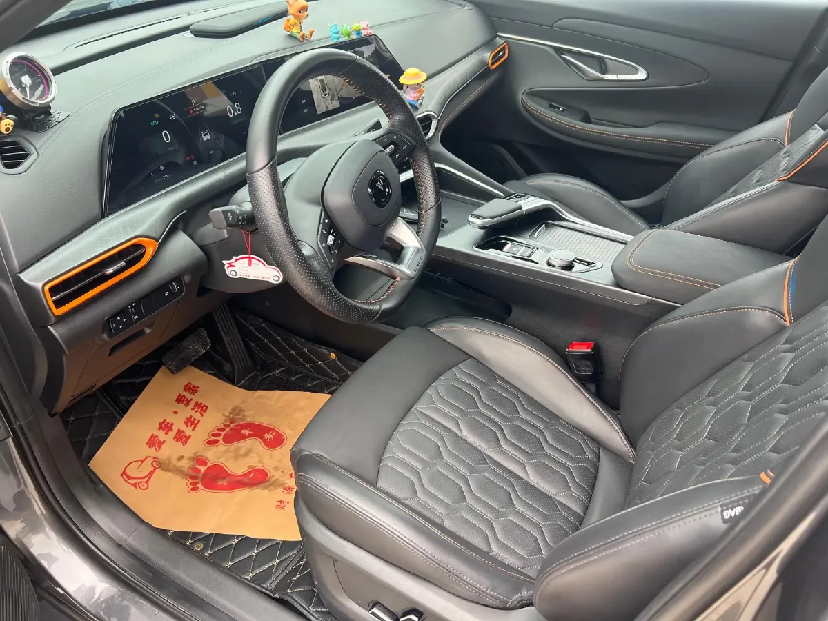 2022 ChangAn UNI-T 2.0T 233HP L4 8AT,autocango,china used car exporter,china ev exporter,chinese used car exporter,chinese used ev exporter