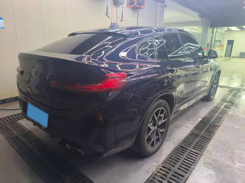 2022 BMW X4 2.0T 245HP L4 8AT,autocango,china used car exporter,china ev exporter,chinese used car exporter,chinese used ev exporter