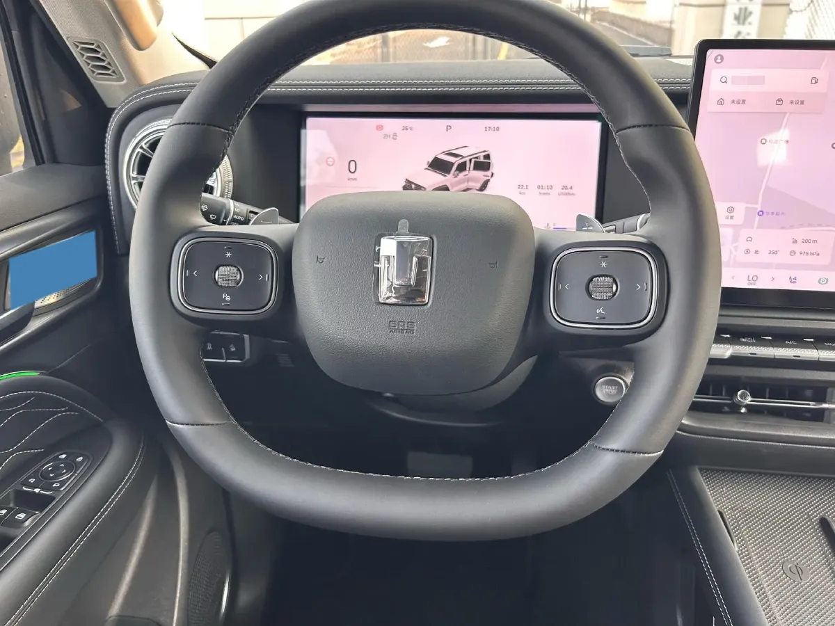 2025 Tank 300 2.0T 227HP L4 9AT,autocango,china used car exporter,china ev exporter,chinese used car exporter,chinese used ev exporter