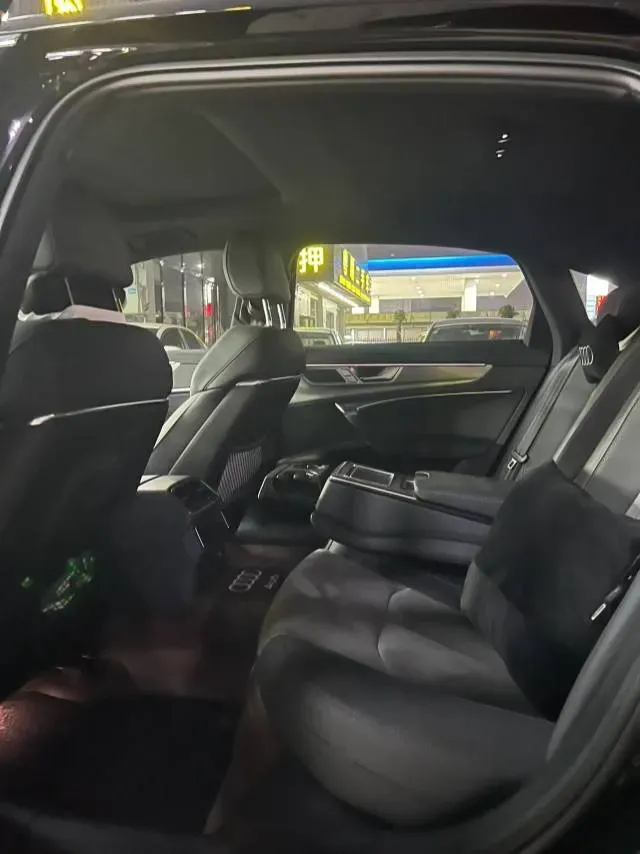 2024 Audi A6L 2.0T 190HP L4 7DCT,autocango,china used car exporter,china ev exporter,chinese used car exporter,chinese used ev exporter