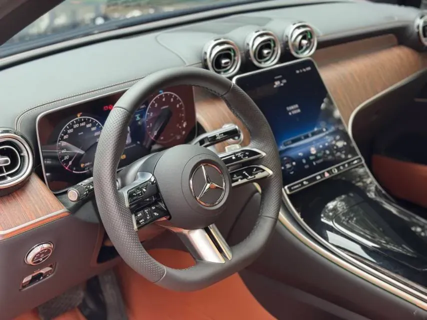 2025 Mercedes-Benz GLC Class 2.0T 258HP L4 9AT,autocango,china used car exporter,china ev exporter,chinese used car exporter,chinese used ev exporter