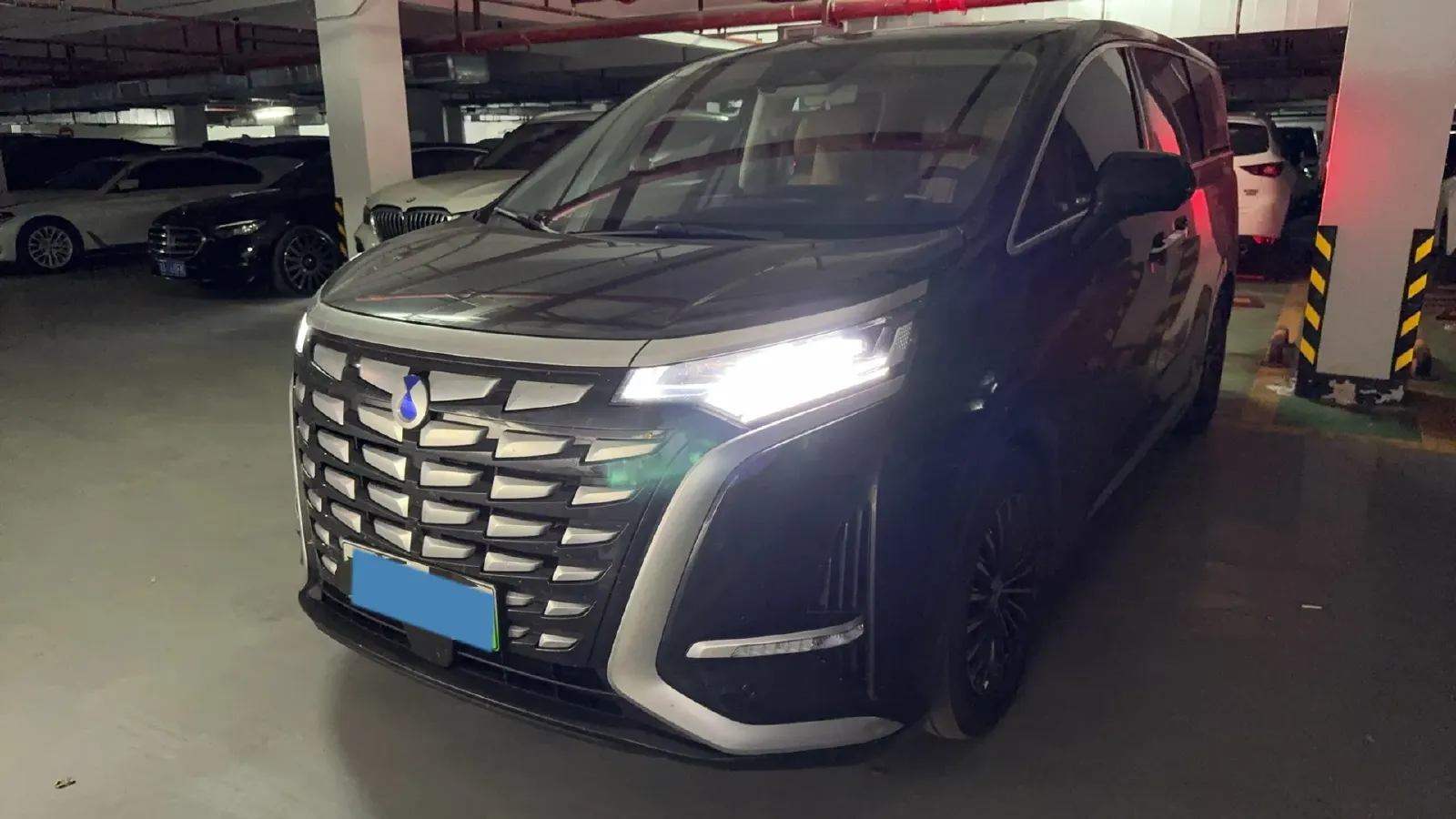 2024 Denza D9 1.5T 139HP L4 E-CVT PHEV 40KWH,autocango,china used car exporter,china ev exporter,chinese used car exporter,chinese used ev exporter
