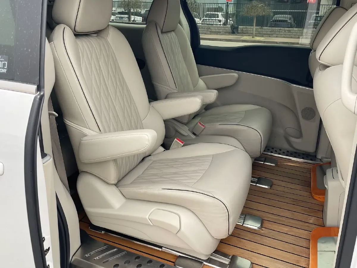 2021 Buick GL8 2.0T 237HP L4 9AT,autocango,china used car exporter,china ev exporter,chinese used car exporter,chinese used ev exporter