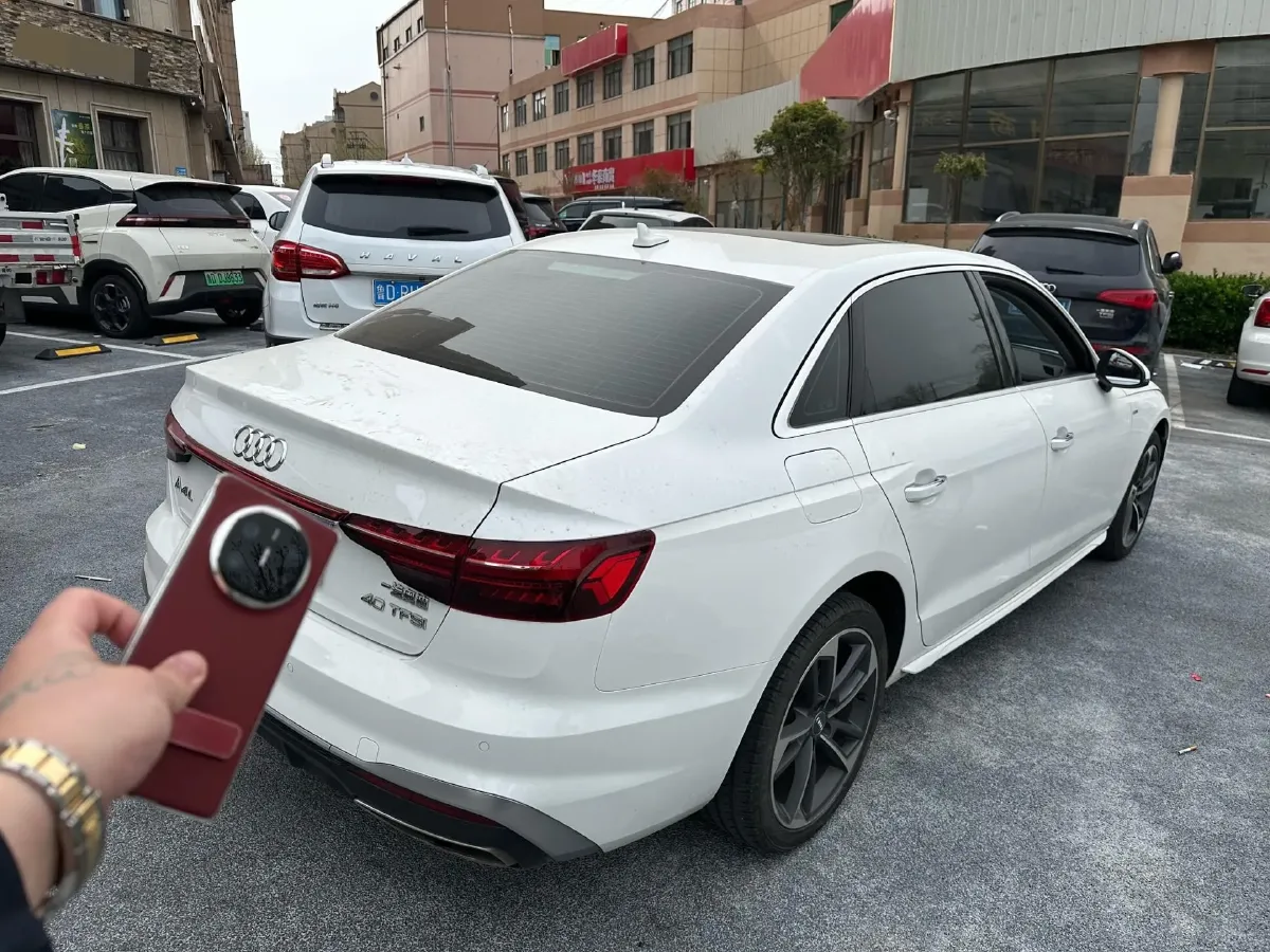 2020 Audi A4L 2.0T 190HP L4 7DCT,autocango,china used car exporter,china ev exporter,chinese used car exporter,chinese used ev exporter