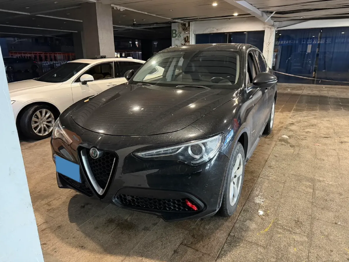 2017 Jaguar XE 2.0T 240HP L4 8AT,autocango,china used car exporter,china ev exporter,chinese used car exporter,chinese used ev exporter