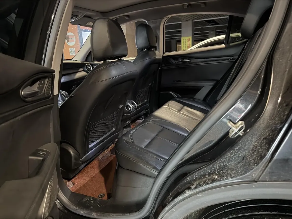 2017 Jaguar XE 2.0T 240HP L4 8AT,autocango,china used car exporter,china ev exporter,chinese used car exporter,chinese used ev exporter