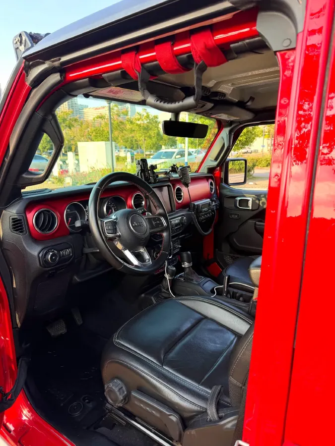 2021 Jeep Wrangler 2.0T 266HP L4 8AT,autocango,china used car exporter,china ev exporter,chinese used car exporter,chinese used ev exporter