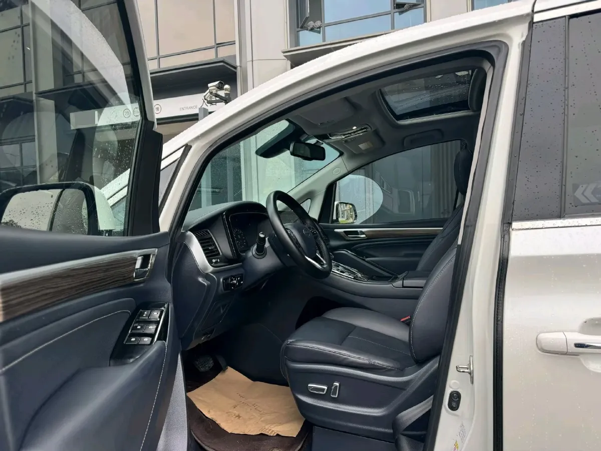 2021 GAC Trumpchi M8 2.0T 252HP L4 8AT,autocango,china used car exporter,china ev exporter,chinese used car exporter,chinese used ev exporter