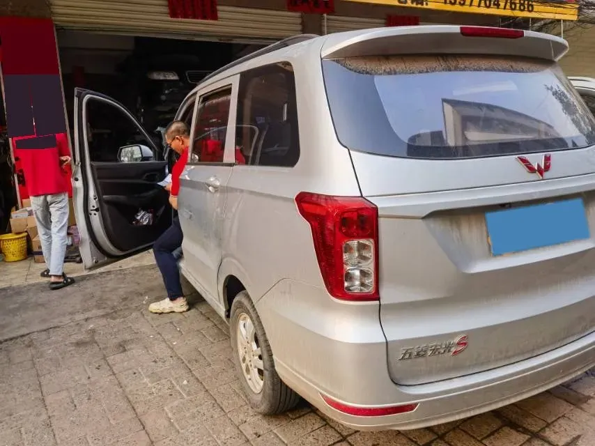 2021 WuLing HongGuang Plus 1.5T 147HP L4 6MT,autocango,china used car exporter,china ev exporter,chinese used car exporter,chinese used ev exporter