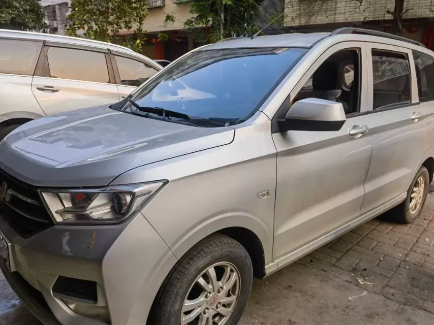 2021 WuLing HongGuang Plus 1.5T 147HP L4 6MT,autocango,china used car exporter,china ev exporter,chinese used car exporter,chinese used ev exporter