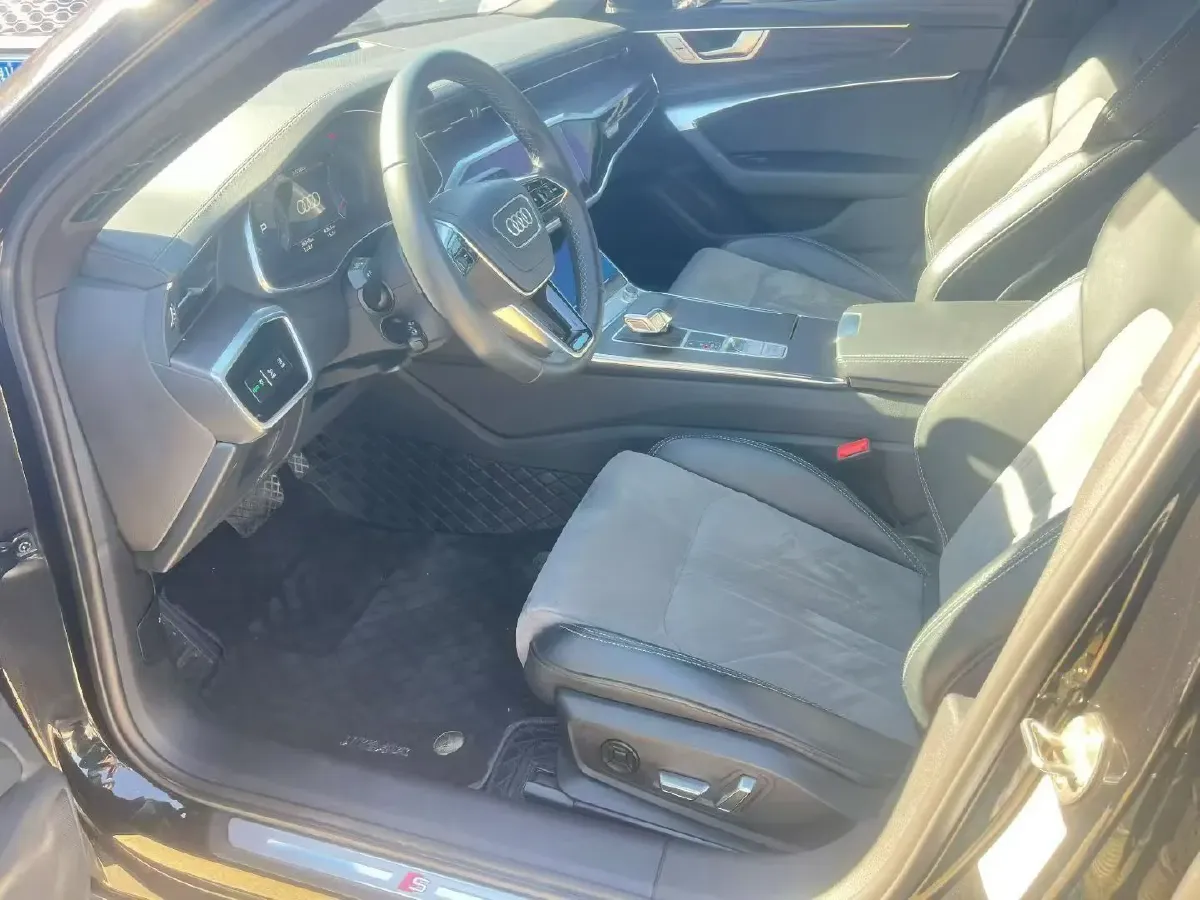 2023 Audi A6L 2.0T 245HP L4 7DCT,autocango,china used car exporter,china ev exporter,chinese used car exporter,chinese used ev exporter