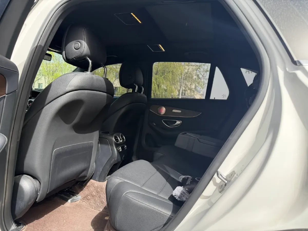 2022 Mercedes-Benz GLC Class 2.0T 197HP L4 9AT,autocango,china used car exporter,china ev exporter,chinese used car exporter,chinese used ev exporter