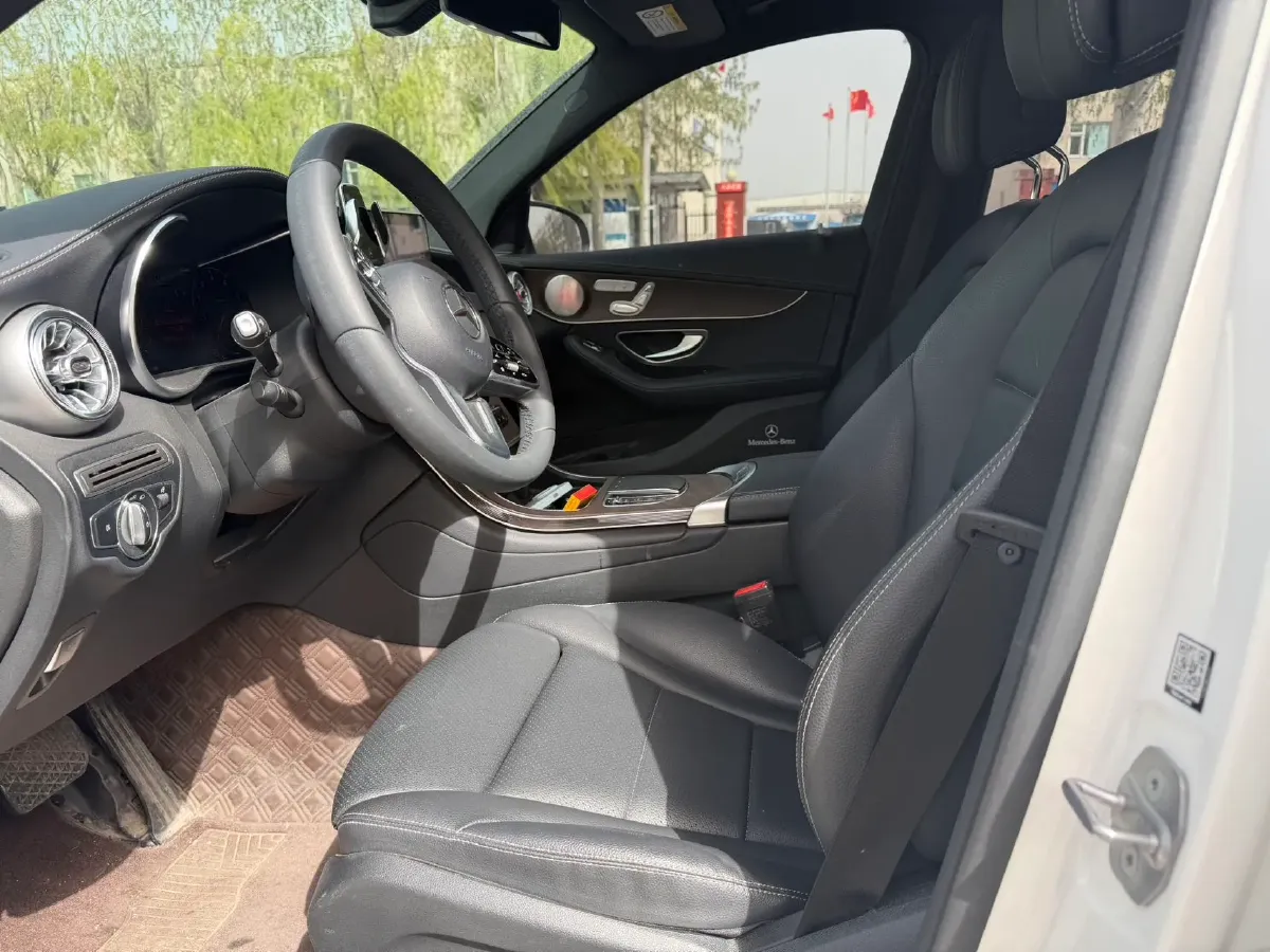 2022 Mercedes-Benz GLC Class 2.0T 197HP L4 9AT,autocango,china used car exporter,china ev exporter,chinese used car exporter,chinese used ev exporter