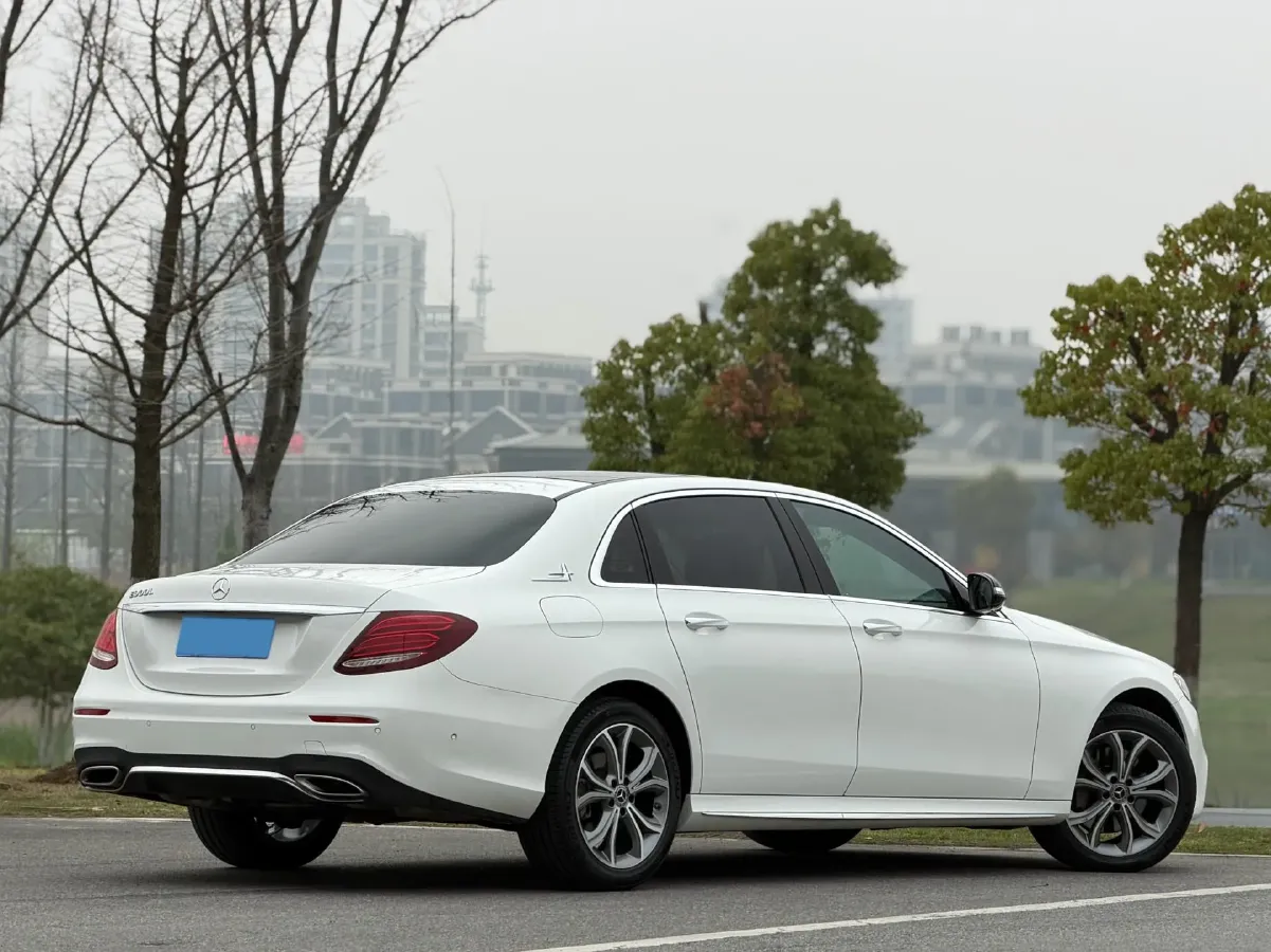 2020 Mercedes-Benz E Class 2.0T 258HP L4 9AT,autocango,china used car exporter,china ev exporter,chinese used car exporter,chinese used ev exporter