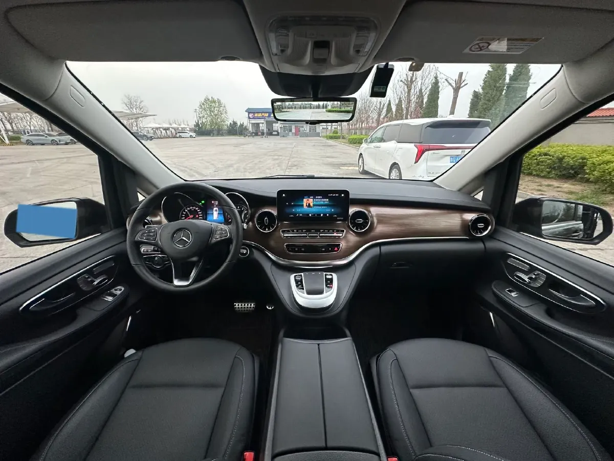 2022 Mercedes-Benz V Class 2.0T 211HP L4 9AT,autocango,china used car exporter,china ev exporter,chinese used car exporter,chinese used ev exporter