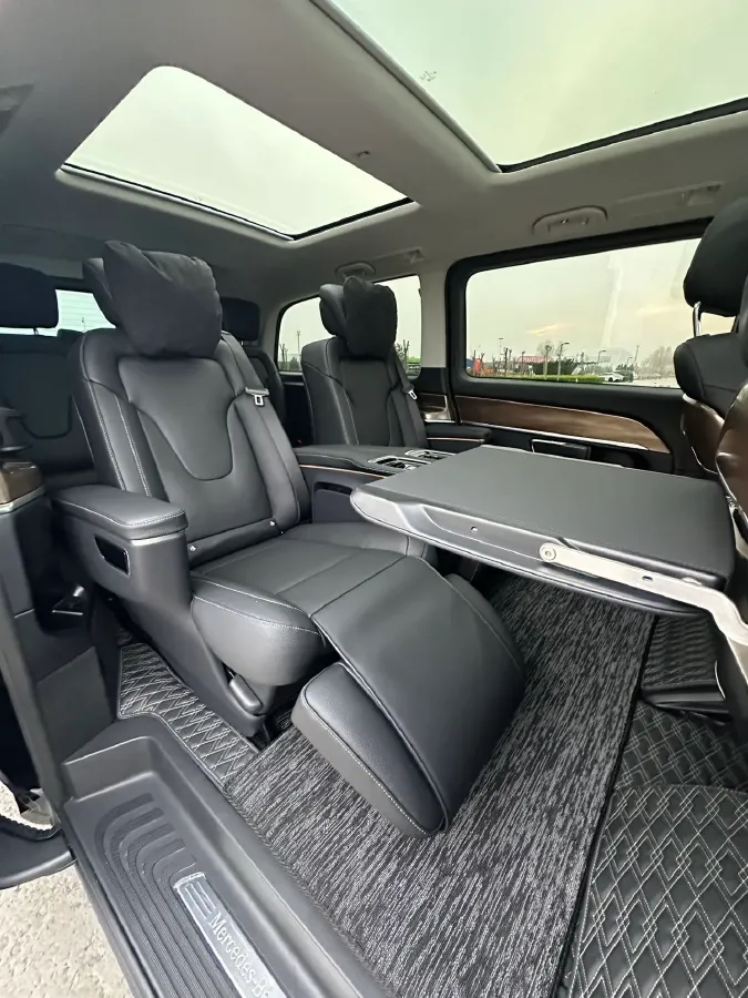 2022 Mercedes-Benz V Class 2.0T 211HP L4 9AT,autocango,china used car exporter,china ev exporter,chinese used car exporter,chinese used ev exporter