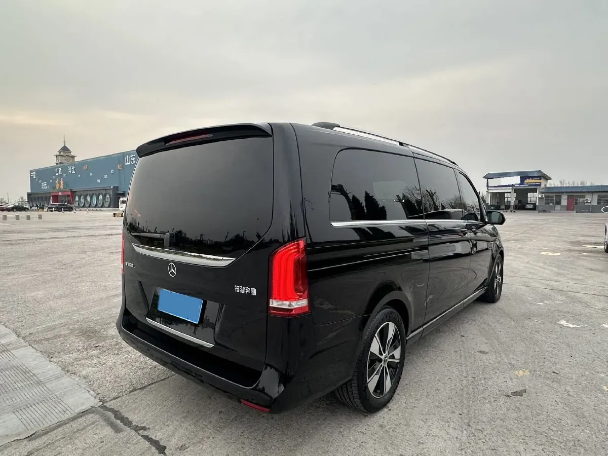 2022 Mercedes-Benz V Class 2.0T 211HP L4 9AT,autocango,china used car exporter,china ev exporter,chinese used car exporter,chinese used ev exporter