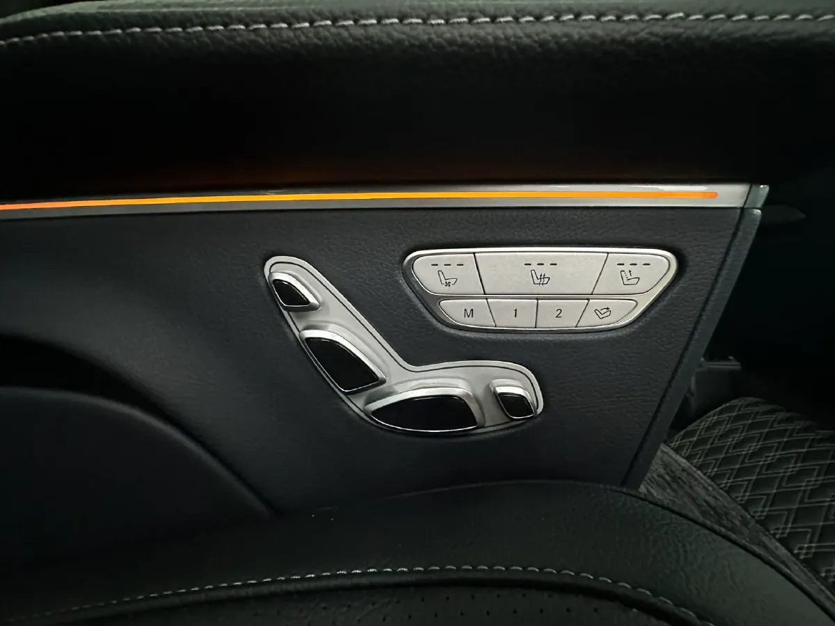 2022 Mercedes-Benz V Class 2.0T 211HP L4 9AT,autocango,china used car exporter,china ev exporter,chinese used car exporter,chinese used ev exporter