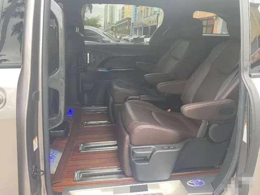 2021 Toyota Sienna 2.5L 192HP L4 E-CVT Hybrid,autocango,china used car exporter,china ev exporter,chinese used car exporter,chinese used ev exporter
