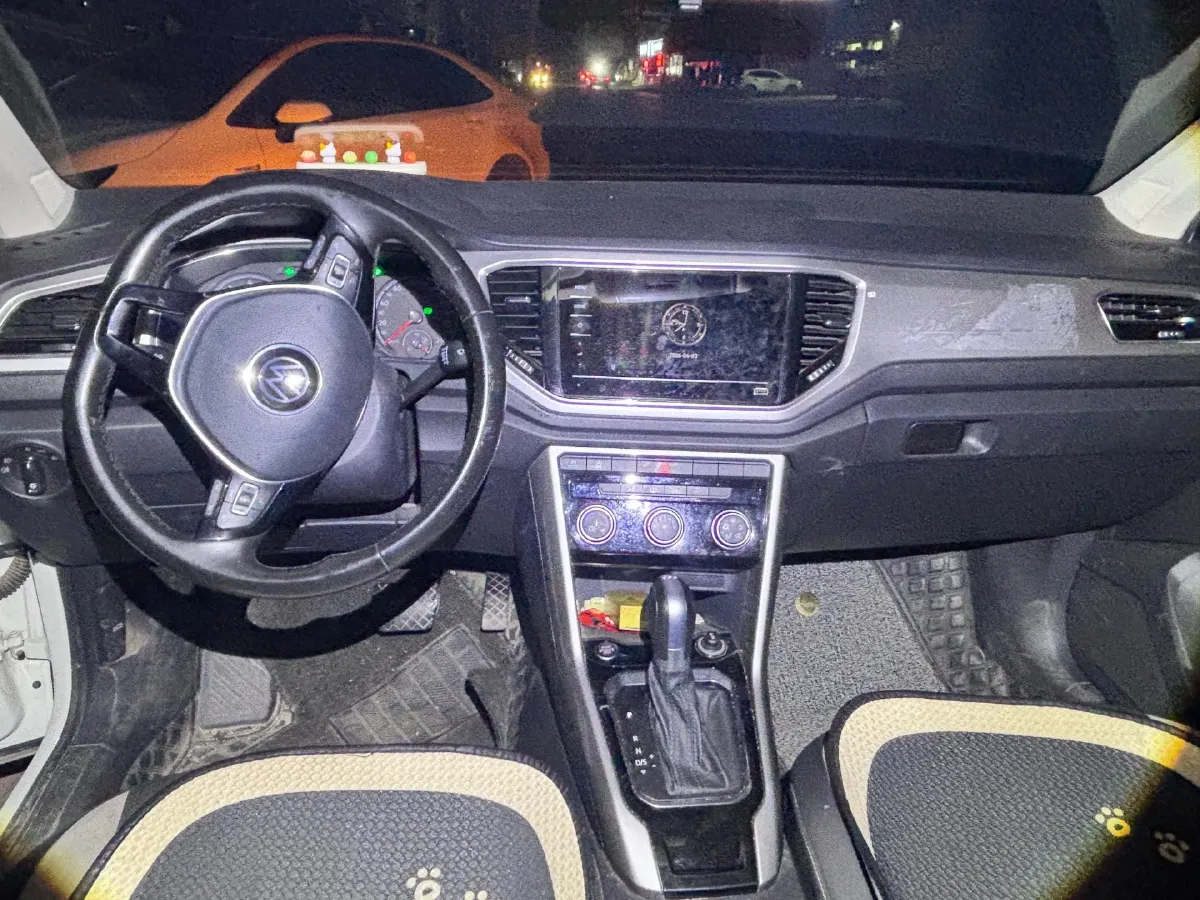 2022 Volkswagen T-Roc 1.4T 150HP L4 7DCT,autocango,china used car exporter,china ev exporter,chinese used car exporter,chinese used ev exporter
