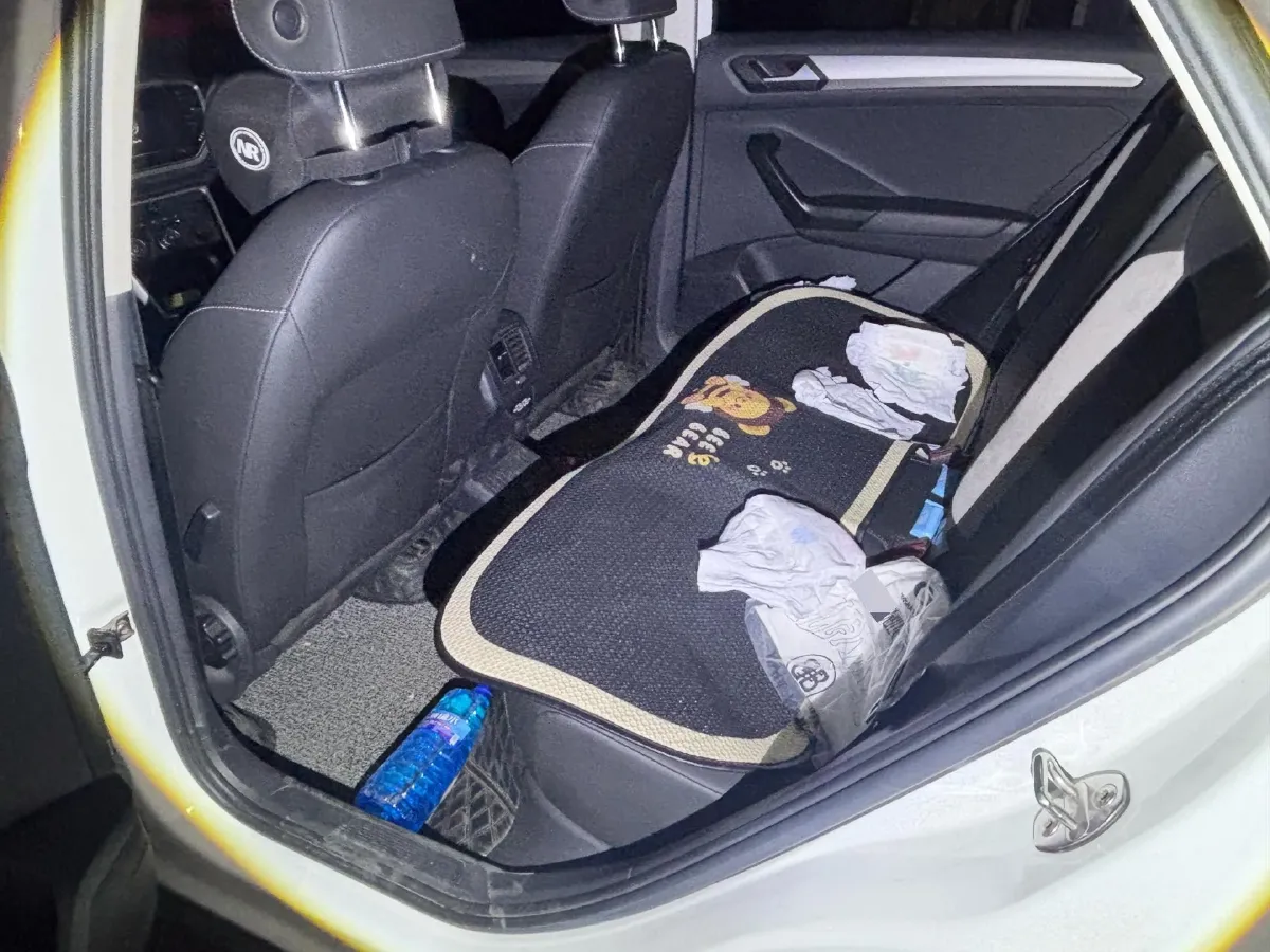 2022 Volkswagen T-Roc 1.4T 150HP L4 7DCT,autocango,china used car exporter,china ev exporter,chinese used car exporter,chinese used ev exporter