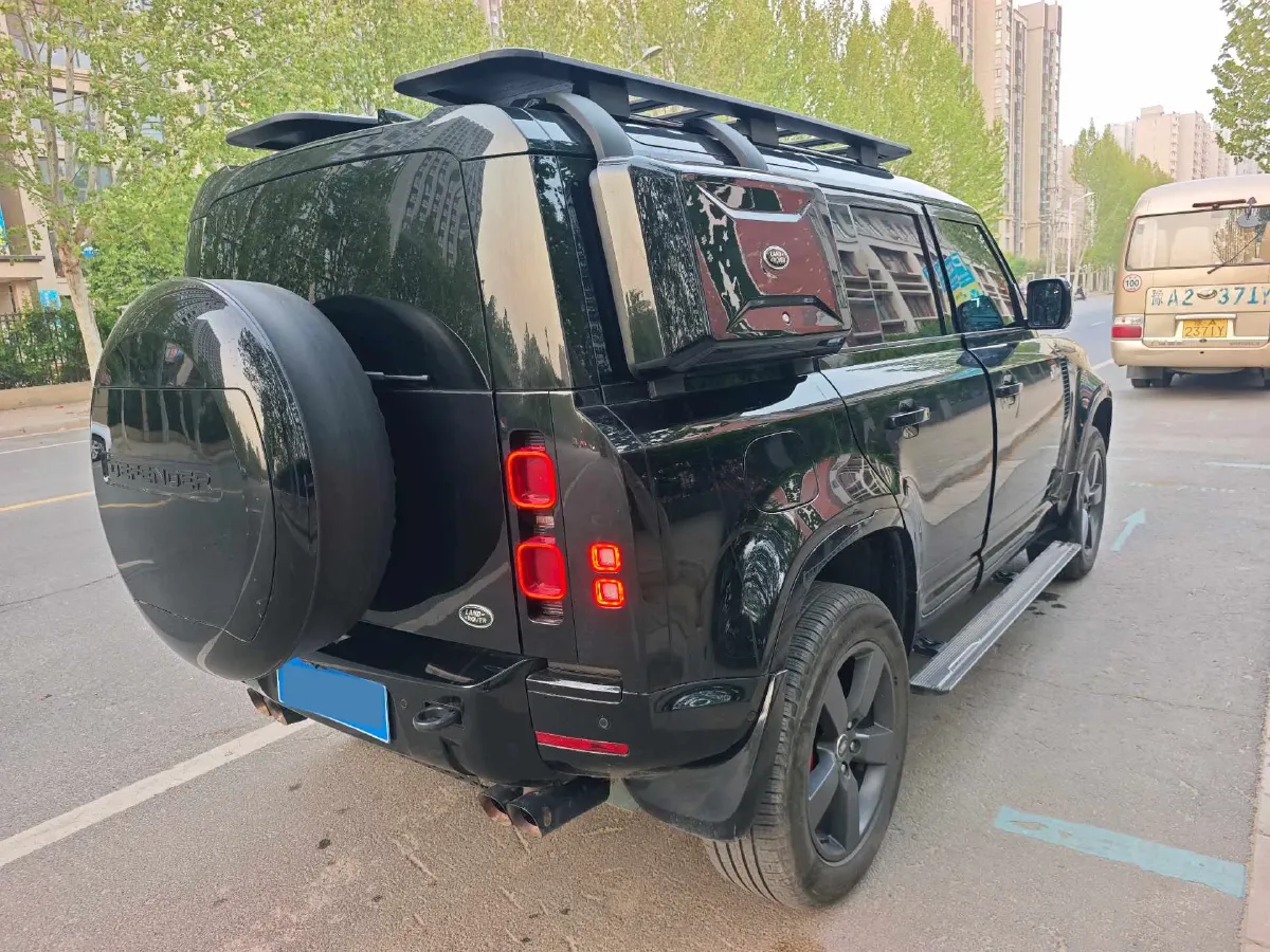 2025 Land Rover Defender 3.0T 400HP L6 8AT,autocango,china used car exporter,china ev exporter,chinese used car exporter,chinese used ev exporter