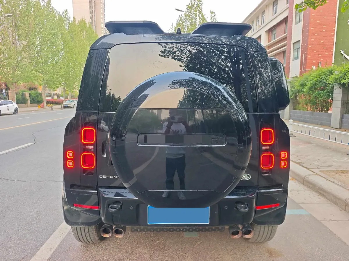 2025 Land Rover Defender 3.0T 400HP L6 8AT,autocango,china used car exporter,china ev exporter,chinese used car exporter,chinese used ev exporter