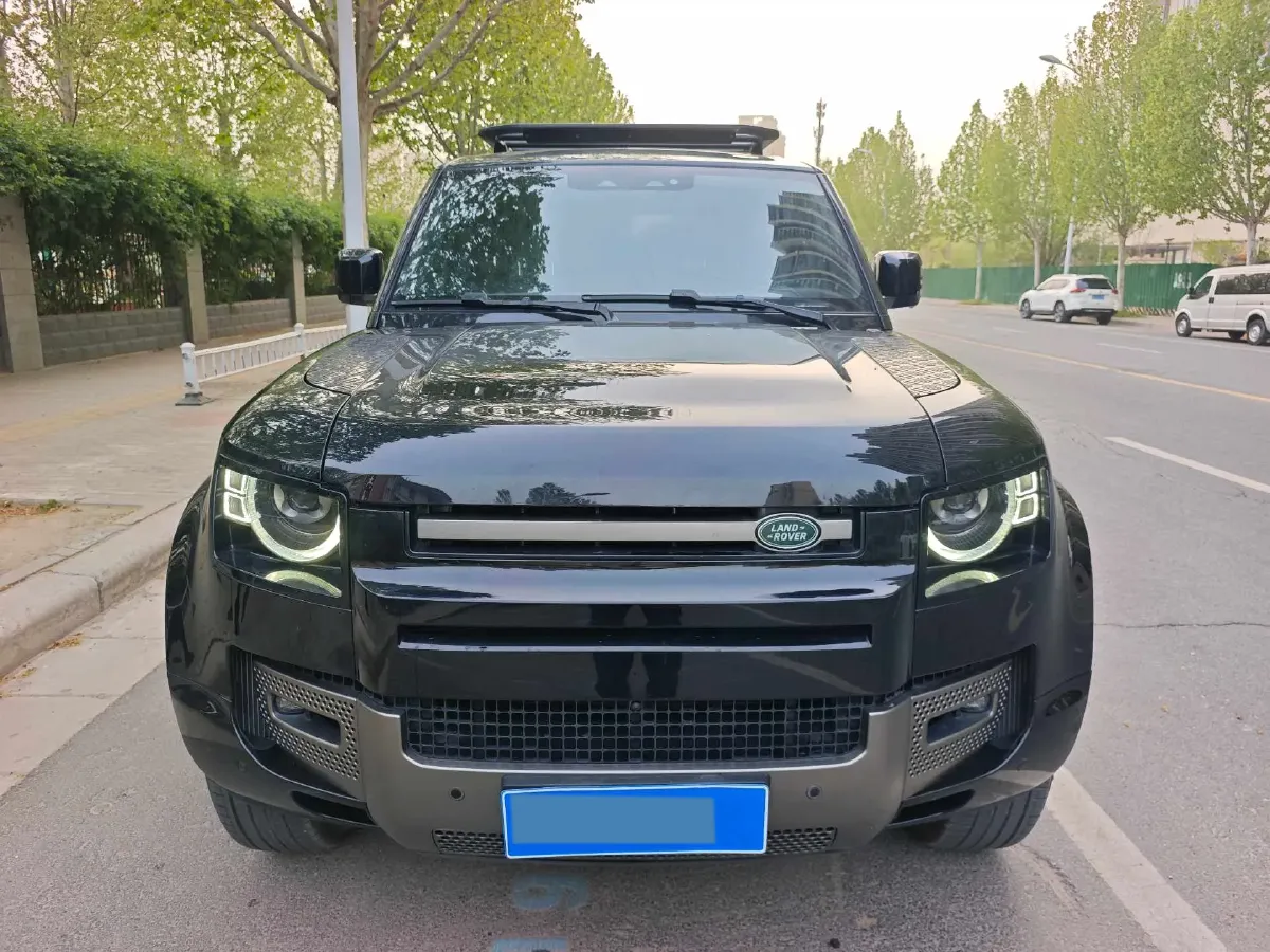 2025 Land Rover Defender 3.0T 400HP L6 8AT,autocango,china used car exporter,china ev exporter,chinese used car exporter,chinese used ev exporter