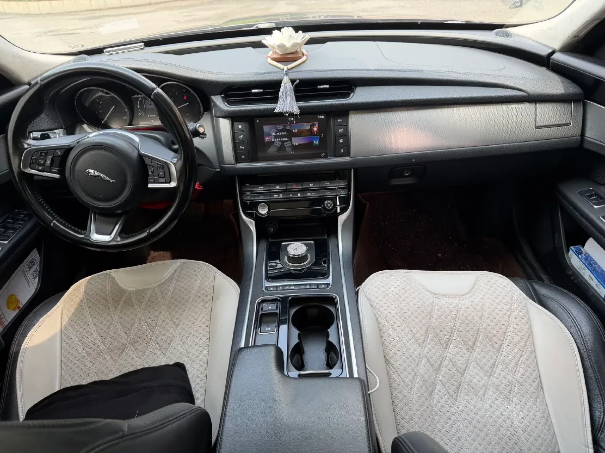 2018 Jaguar XFL 2.0T 200HP L4 8AT,autocango,china used car exporter,china ev exporter,chinese used car exporter,chinese used ev exporter