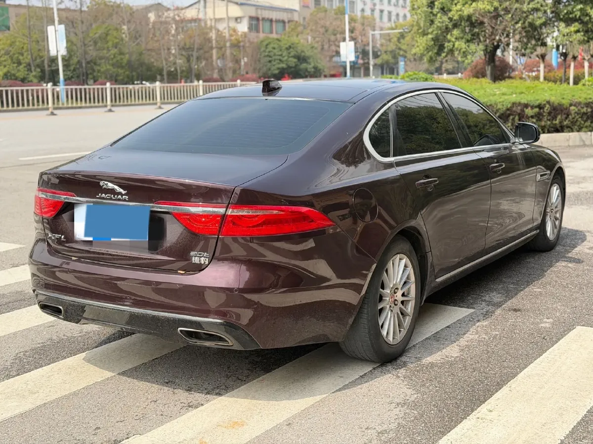 2018 Jaguar XFL 2.0T 200HP L4 8AT,autocango,china used car exporter,china ev exporter,chinese used car exporter,chinese used ev exporter