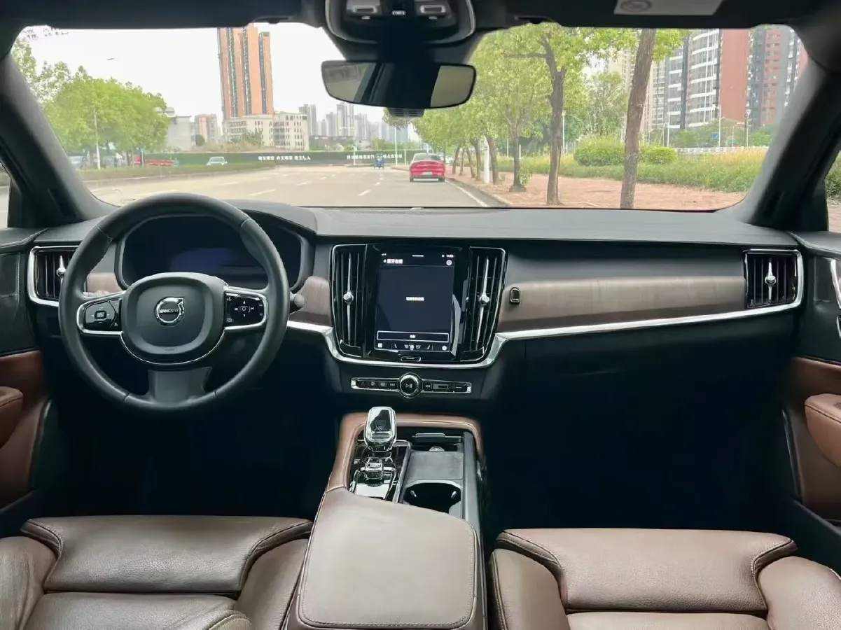 2023 Volvo S90 2.0T 250HP L4 8AT,autocango,china used car exporter,china ev exporter,chinese used car exporter,chinese used ev exporter