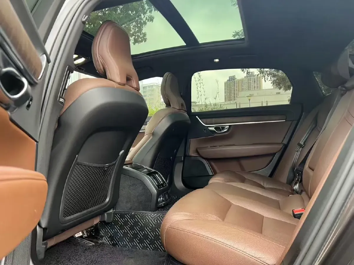 2023 Volvo S90 2.0T 250HP L4 8AT,autocango,china used car exporter,china ev exporter,chinese used car exporter,chinese used ev exporter