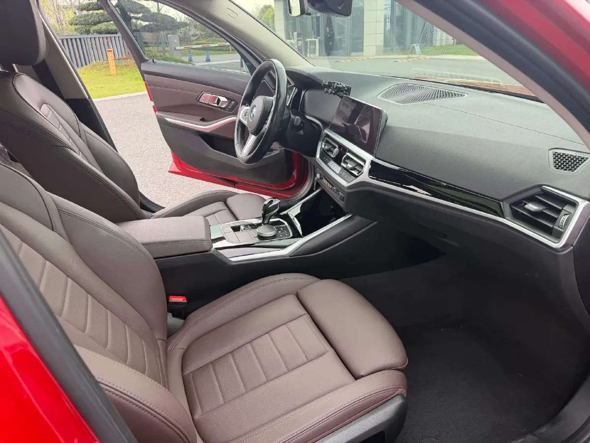 2020 BMW 3 Series 2.0T 156HP L4 8AT,autocango,china used car exporter,china ev exporter,chinese used car exporter,chinese used ev exporter