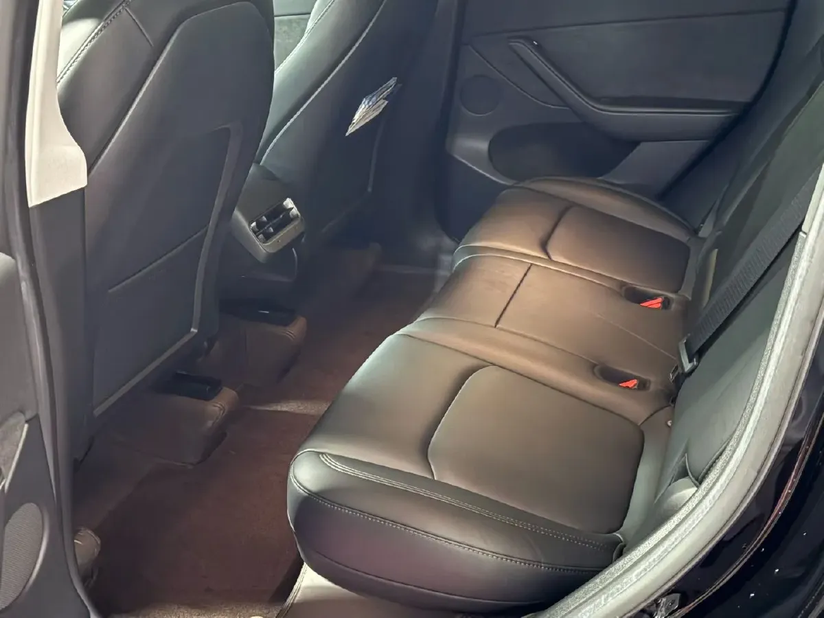 2022 Tesla Model Y BEV 60KWH,autocango,china used car exporter,china ev exporter,chinese used car exporter,chinese used ev exporter