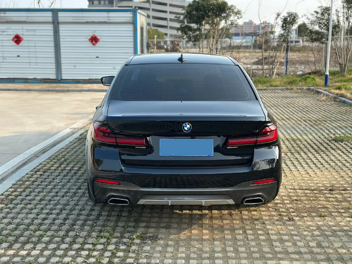 2022 BMW 5 Series 2.0T 184HP L4 8AT,autocango,china used car exporter,china ev exporter,chinese used car exporter,chinese used ev exporter