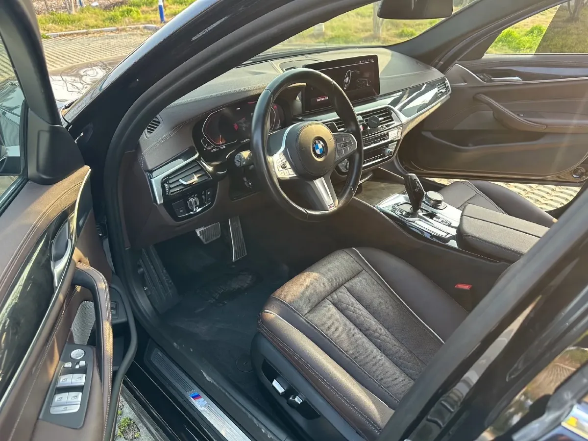 2022 BMW 5 Series 2.0T 184HP L4 8AT,autocango,china used car exporter,china ev exporter,chinese used car exporter,chinese used ev exporter