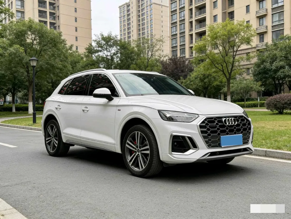 2023 Audi Q5L 2.0T 190HP L4 7DCT,autocango,china used car exporter,china ev exporter,chinese used car exporter,chinese used ev exporter