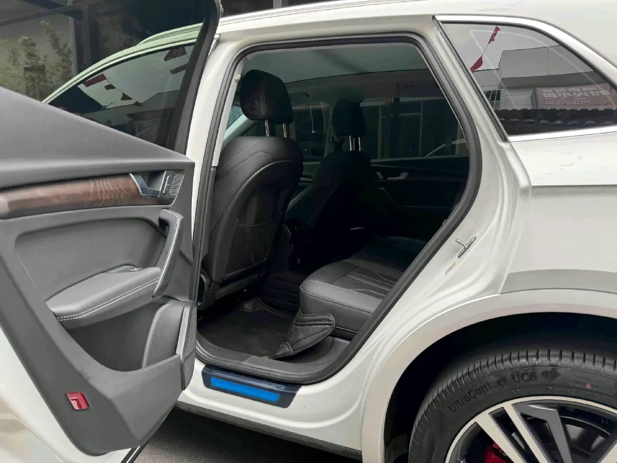 2023 Audi Q5L 2.0T 190HP L4 7DCT,autocango,china used car exporter,china ev exporter,chinese used car exporter,chinese used ev exporter