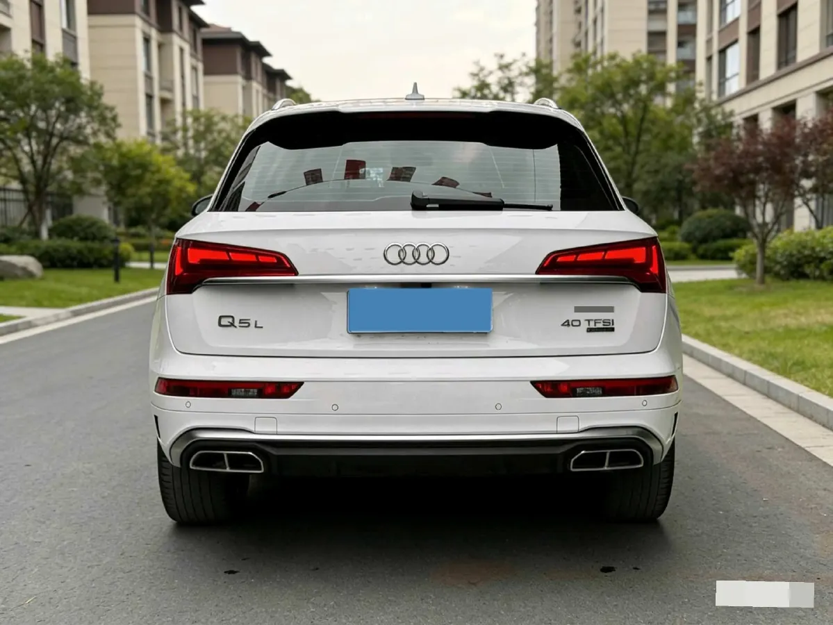 2023 Audi Q5L 2.0T 190HP L4 7DCT,autocango,china used car exporter,china ev exporter,chinese used car exporter,chinese used ev exporter