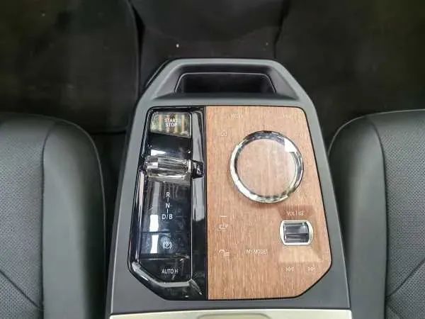 2022 BMW iX BEV 76.6KWH,autocango,china used car exporter,china ev exporter,chinese used car exporter,chinese used ev exporter