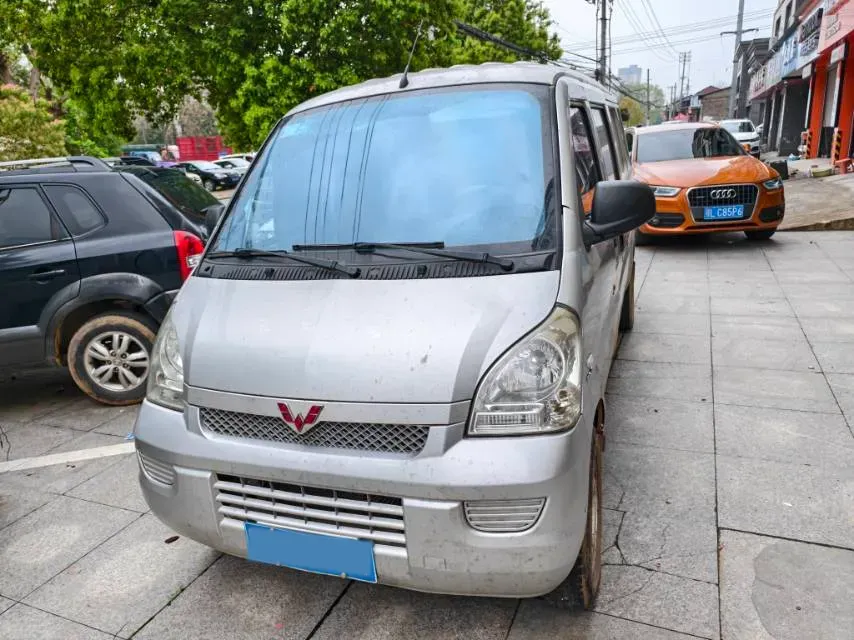 2019 WuLing RongGuang 1.5L 107HP L4 5MT,autocango,china used car exporter,china ev exporter,chinese used car exporter,chinese used ev exporter