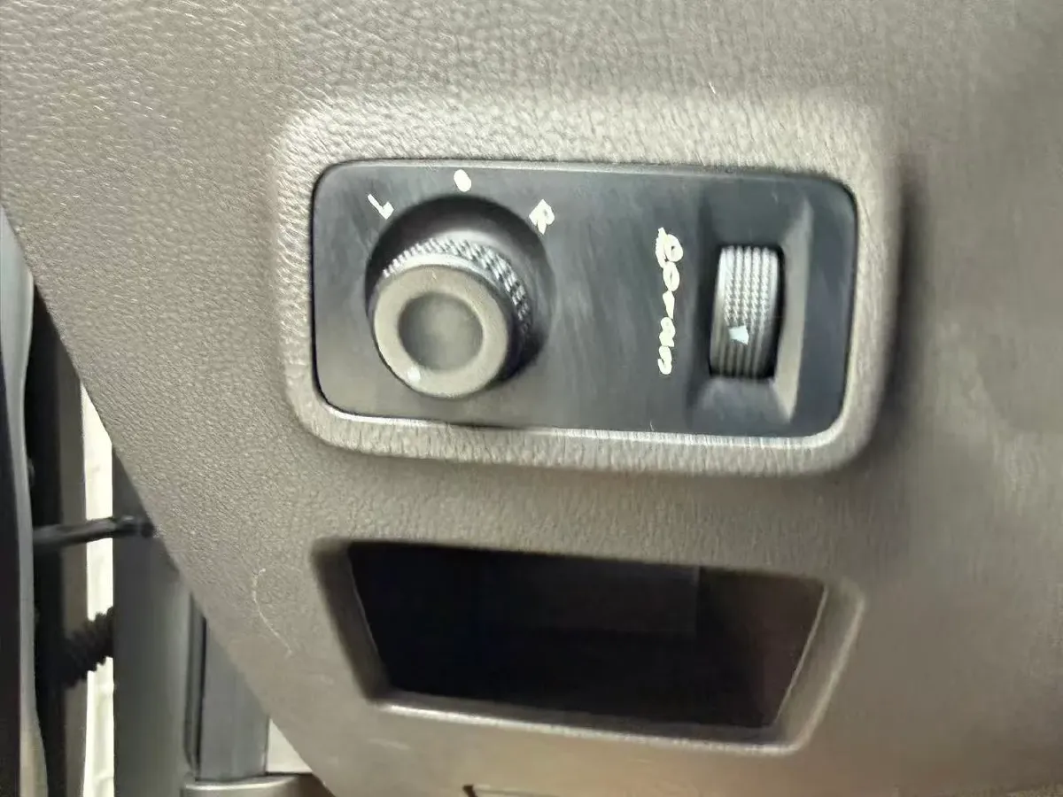 2019 WuLing HongGuang 1.5L 99HP L4 6MT,autocango,china used car exporter,china ev exporter,chinese used car exporter,chinese used ev exporter