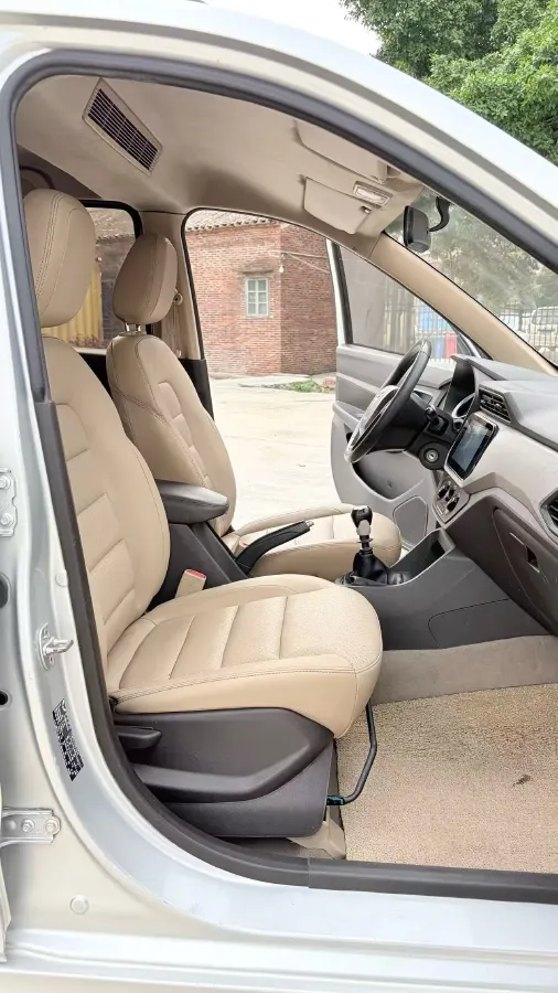 2019 WuLing HongGuang 1.5L 99HP L4 6MT,autocango,china used car exporter,china ev exporter,chinese used car exporter,chinese used ev exporter