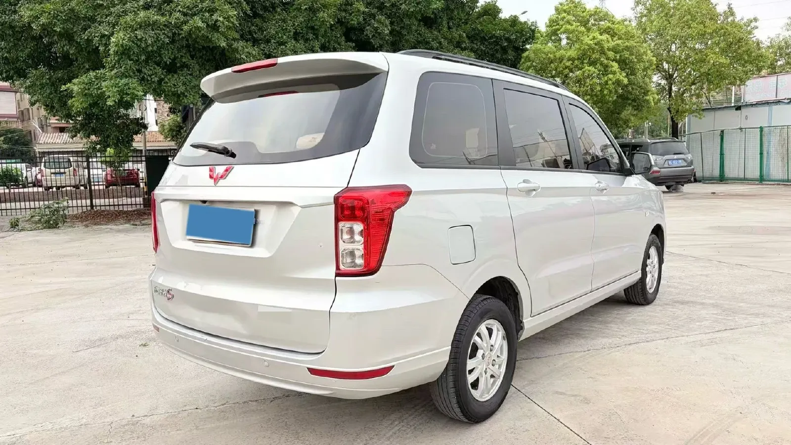 2019 WuLing HongGuang 1.5L 99HP L4 6MT,autocango,china used car exporter,china ev exporter,chinese used car exporter,chinese used ev exporter