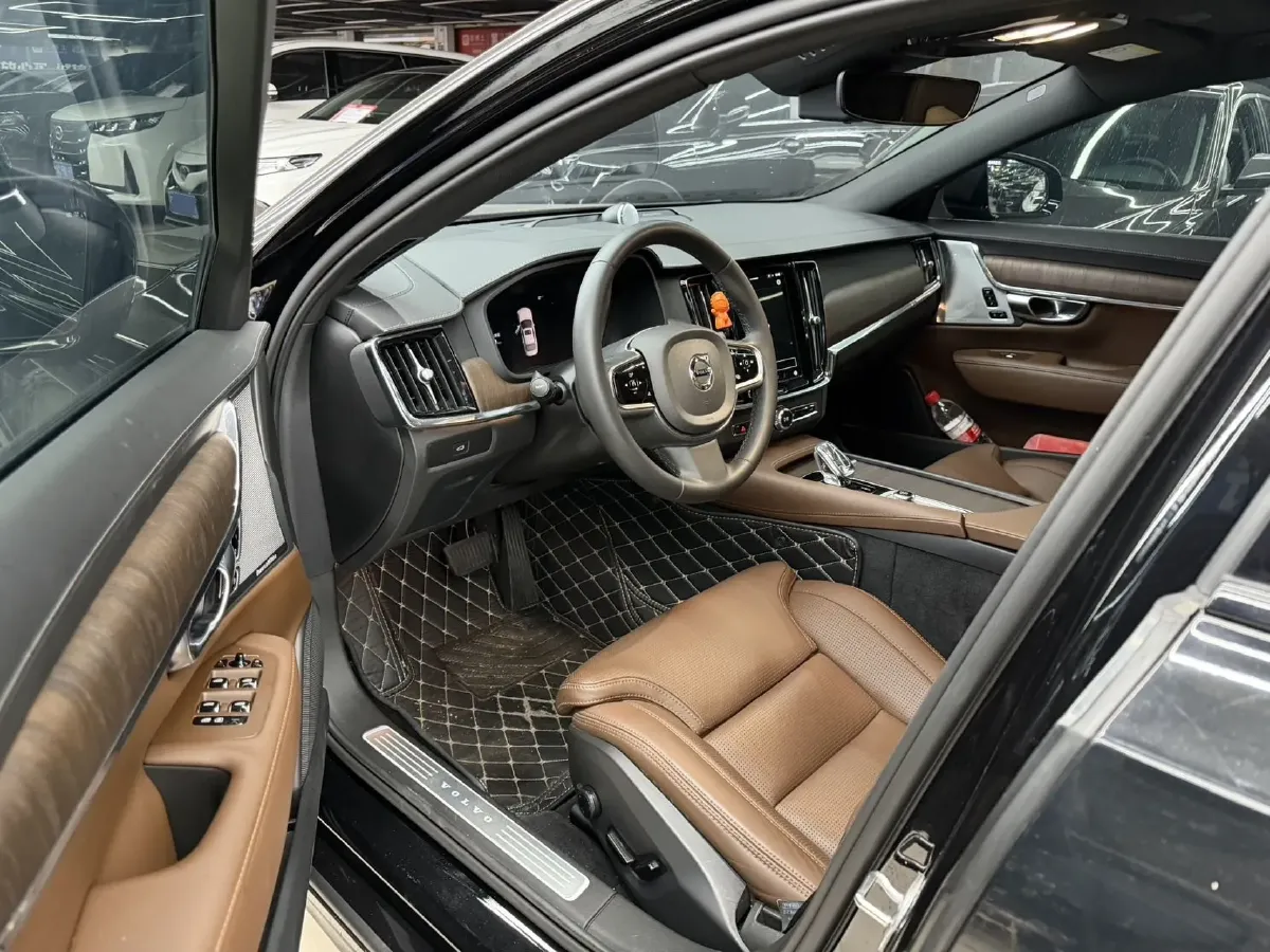 2024 Volvo S90 2.0T 250HP L4 8AT,autocango,china used car exporter,china ev exporter,chinese used car exporter,chinese used ev exporter