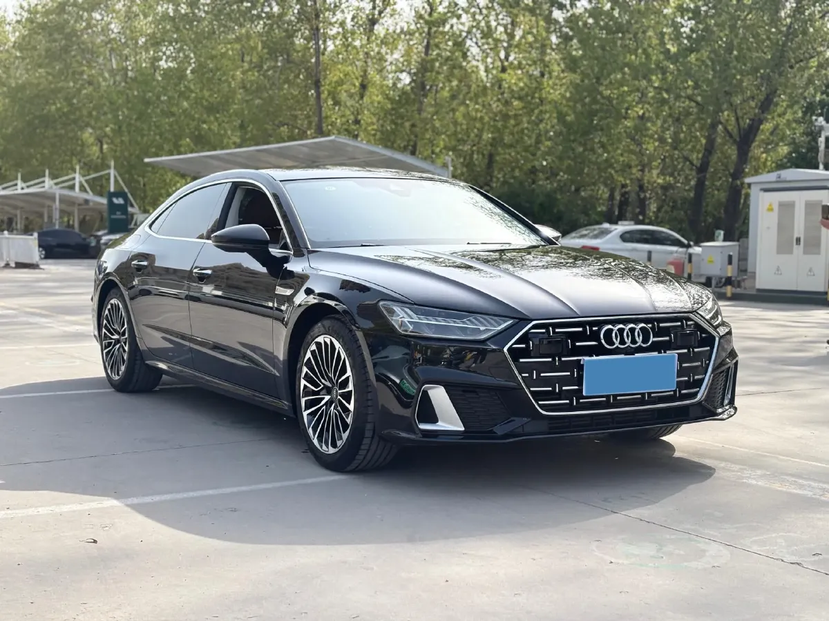 2024 Audi A7L 2.0T 245HP L4 7DCT,autocango,china used car exporter,china ev exporter,chinese used car exporter,chinese used ev exporter