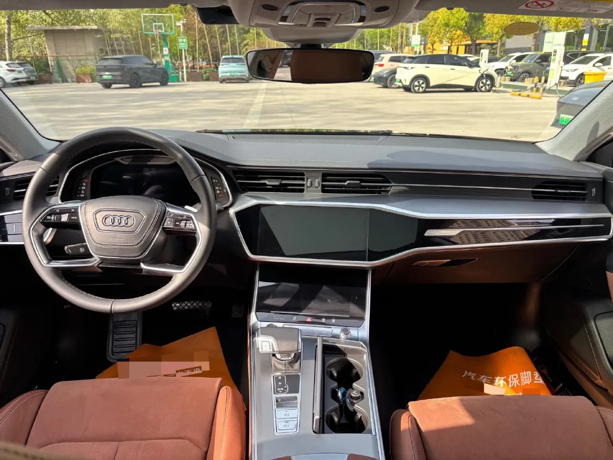 2024 Audi A7L 2.0T 245HP L4 7DCT,autocango,china used car exporter,china ev exporter,chinese used car exporter,chinese used ev exporter